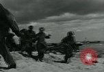 Standbild deutschen Kriegsgefangenen Nordfrankreich, 1944, aus Sekunde 10 historischem Filmmaterial Videoclip 65675038876