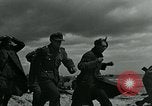 Standbild deutschen Kriegsgefangenen Nordfrankreich, 1944, aus Sekunde 13 historischem Filmmaterial Videoclip 65675038876