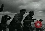 Standbild deutschen Kriegsgefangenen Nordfrankreich, 1944, aus Sekunde 14 historischem Filmmaterial Videoclip 65675038876