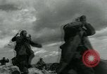Standbild deutschen Kriegsgefangenen Nordfrankreich, 1944, aus Sekunde 24 historischem Filmmaterial Videoclip 65675038876