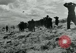 Standbild deutschen Kriegsgefangenen Nordfrankreich, 1944, aus Sekunde 33 historischem Filmmaterial Videoclip 65675038876
