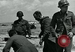 Standbild deutschen Kriegsgefangenen Nordfrankreich, 1944, aus Sekunde 40 historischem Filmmaterial Videoclip 65675038876