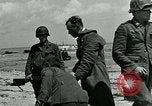 Standbild deutschen Kriegsgefangenen Nordfrankreich, 1944, aus Sekunde 41 historischem Filmmaterial Videoclip 65675038876