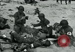 Standbild deutschen Kriegsgefangenen Nordfrankreich, 1944, aus Sekunde 57 historischem Filmmaterial Videoclip 65675038876