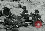Standbild deutschen Kriegsgefangenen Nordfrankreich, 1944, aus Sekunde 61 historischem Filmmaterial Videoclip 65675038876