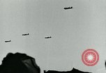 Standbild verwundet Airborne Truppe Soldaten St. Mere Eglise Frankreich, 1944, aus Sekunde 4 historischem Filmmaterial Videoclip 65675038877
