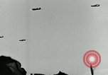 Standbild verwundet Airborne Truppe Soldaten St. Mere Eglise Frankreich, 1944, aus Sekunde 5 historischem Filmmaterial Videoclip 65675038877