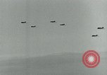 Standbild verwundet Airborne Truppe Soldaten St. Mere Eglise Frankreich, 1944, aus Sekunde 14 historischem Filmmaterial Videoclip 65675038877