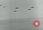 Standbild verwundet Airborne Truppe Soldaten St. Mere Eglise Frankreich, 1944, aus Sekunde 16 historischem Filmmaterial Videoclip 65675038877