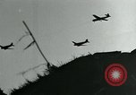 Standbild verwundet Airborne Truppe Soldaten St. Mere Eglise Frankreich, 1944, aus Sekunde 27 historischem Filmmaterial Videoclip 65675038877