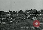 Standbild verwundet Airborne Truppe Soldaten St. Mere Eglise Frankreich, 1944, aus Sekunde 47 historischem Filmmaterial Videoclip 65675038877