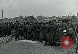 Standbild deutschen Kriegsgefangenen Southampton England, 1944, aus Sekunde 5 historischem Filmmaterial Videoclip 65675038879