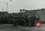 Standbild deutschen Kriegsgefangenen Southampton England, 1944, aus Sekunde 13 historischem Filmmaterial Videoclip 65675038879