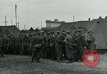 Standbild deutschen Kriegsgefangenen Southampton England, 1944, aus Sekunde 14 historischem Filmmaterial Videoclip 65675038879