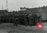 Standbild deutschen Kriegsgefangenen Southampton England, 1944, aus Sekunde 16 historischem Filmmaterial Videoclip 65675038879