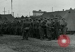 Standbild deutschen Kriegsgefangenen Southampton England, 1944, aus Sekunde 18 historischem Filmmaterial Videoclip 65675038879
