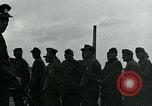 Standbild deutschen Kriegsgefangenen Southampton England, 1944, aus Sekunde 24 historischem Filmmaterial Videoclip 65675038879
