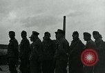 Standbild deutschen Kriegsgefangenen Southampton England, 1944, aus Sekunde 25 historischem Filmmaterial Videoclip 65675038879