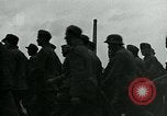 Standbild deutschen Kriegsgefangenen Southampton England, 1944, aus Sekunde 37 historischem Filmmaterial Videoclip 65675038879