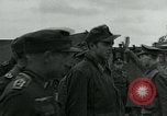 Standbild deutschen Kriegsgefangenen Southampton England, 1944, aus Sekunde 43 historischem Filmmaterial Videoclip 65675038879