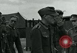 Standbild deutschen Kriegsgefangenen Southampton England, 1944, aus Sekunde 49 historischem Filmmaterial Videoclip 65675038879
