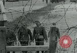 Standbild deutschen Kriegsgefangenen Southhampton England, 1944, aus Sekunde 8 historischem Filmmaterial Videoclip 65675038880