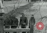 Standbild deutschen Kriegsgefangenen Southhampton England, 1944, aus Sekunde 9 historischem Filmmaterial Videoclip 65675038880