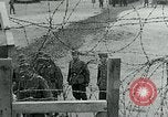 Standbild deutschen Kriegsgefangenen Southhampton England, 1944, aus Sekunde 12 historischem Filmmaterial Videoclip 65675038880