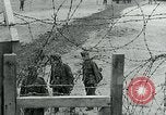 Standbild deutschen Kriegsgefangenen Southhampton England, 1944, aus Sekunde 17 historischem Filmmaterial Videoclip 65675038880