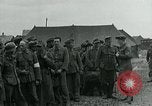 Standbild deutschen Kriegsgefangenen Southhampton England, 1944, aus Sekunde 19 historischem Filmmaterial Videoclip 65675038880