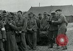 Standbild deutschen Kriegsgefangenen Southhampton England, 1944, aus Sekunde 30 historischem Filmmaterial Videoclip 65675038880