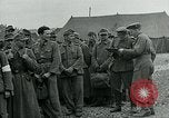 Standbild deutschen Kriegsgefangenen Southhampton England, 1944, aus Sekunde 32 historischem Filmmaterial Videoclip 65675038880