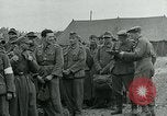 Standbild deutschen Kriegsgefangenen Southhampton England, 1944, aus Sekunde 35 historischem Filmmaterial Videoclip 65675038880