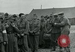 Standbild deutschen Kriegsgefangenen Southhampton England, 1944, aus Sekunde 36 historischem Filmmaterial Videoclip 65675038880