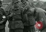 Standbild deutschen Kriegsgefangenen Southhampton England, 1944, aus Sekunde 41 historischem Filmmaterial Videoclip 65675038880