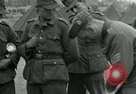 Standbild deutschen Kriegsgefangenen Southhampton England, 1944, aus Sekunde 43 historischem Filmmaterial Videoclip 65675038880