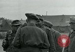 Standbild deutschen Kriegsgefangenen Southhampton England, 1944, aus Sekunde 59 historischem Filmmaterial Videoclip 65675038880
