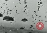 Image C-47 Avion Holland Hollande, 1944, de la seconde 17 séquences d'archives historiques vidéo 65675038889