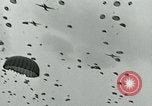 Image C-47 Avion Holland Hollande, 1944, de la seconde 25 séquences d'archives historiques vidéo 65675038889