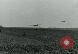 Standbild American glider Holland Niederlande, 1944, aus Sekunde 18 historischem Filmmaterial Videoclip 65675038890