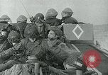 Image les troupes américaines faire assaut amphibie à Omaha Beach le Jour J Normandie France, 1944, de la seconde 3 séquences d'archives historiques vidéo 65675038892