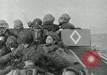 Image les troupes américaines faire assaut amphibie à Omaha Beach le Jour J Normandie France, 1944, de la seconde 4 séquences d'archives historiques vidéo 65675038892