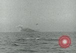 Image les troupes américaines faire assaut amphibie à Omaha Beach le Jour J Normandie France, 1944, de la seconde 8 séquences d'archives historiques vidéo 65675038892