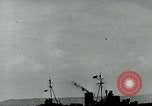 Image les troupes américaines faire assaut amphibie à Omaha Beach le Jour J Normandie France, 1944, de la seconde 12 séquences d'archives historiques vidéo 65675038892
