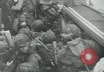 Image les troupes américaines faire assaut amphibie à Omaha Beach le Jour J Normandie France, 1944, de la seconde 21 séquences d'archives historiques vidéo 65675038892