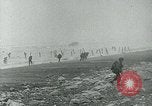Image les troupes américaines faire assaut amphibie à Omaha Beach le Jour J Normandie France, 1944, de la seconde 33 séquences d'archives historiques vidéo 65675038892