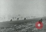 Image les troupes américaines faire assaut amphibie à Omaha Beach le Jour J Normandie France, 1944, de la seconde 35 séquences d'archives historiques vidéo 65675038892