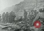 Image les troupes américaines faire assaut amphibie à Omaha Beach le Jour J Normandie France, 1944, de la seconde 47 séquences d'archives historiques vidéo 65675038892