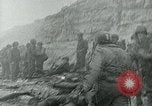 Image les troupes américaines faire assaut amphibie à Omaha Beach le Jour J Normandie France, 1944, de la seconde 48 séquences d'archives historiques vidéo 65675038892