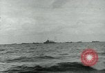 Image les troupes américaines faire assaut amphibie à Omaha Beach le Jour J Normandie France, 1944, de la seconde 53 séquences d'archives historiques vidéo 65675038892